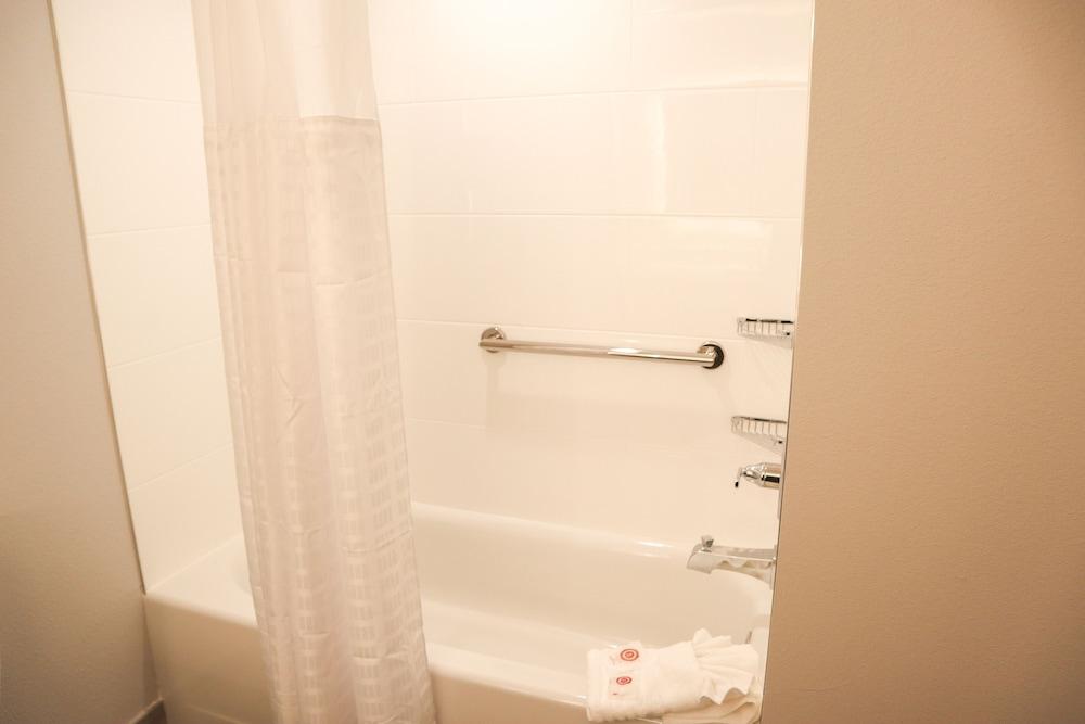 Comfort Suites Gainesville near University photo 28