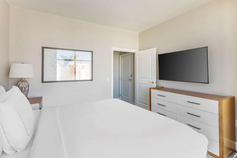 Hilton Grand Vacations Club on the Las Vegas Strip photo 27