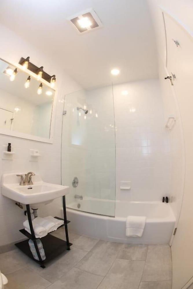 The Surfside Hotel photo 28