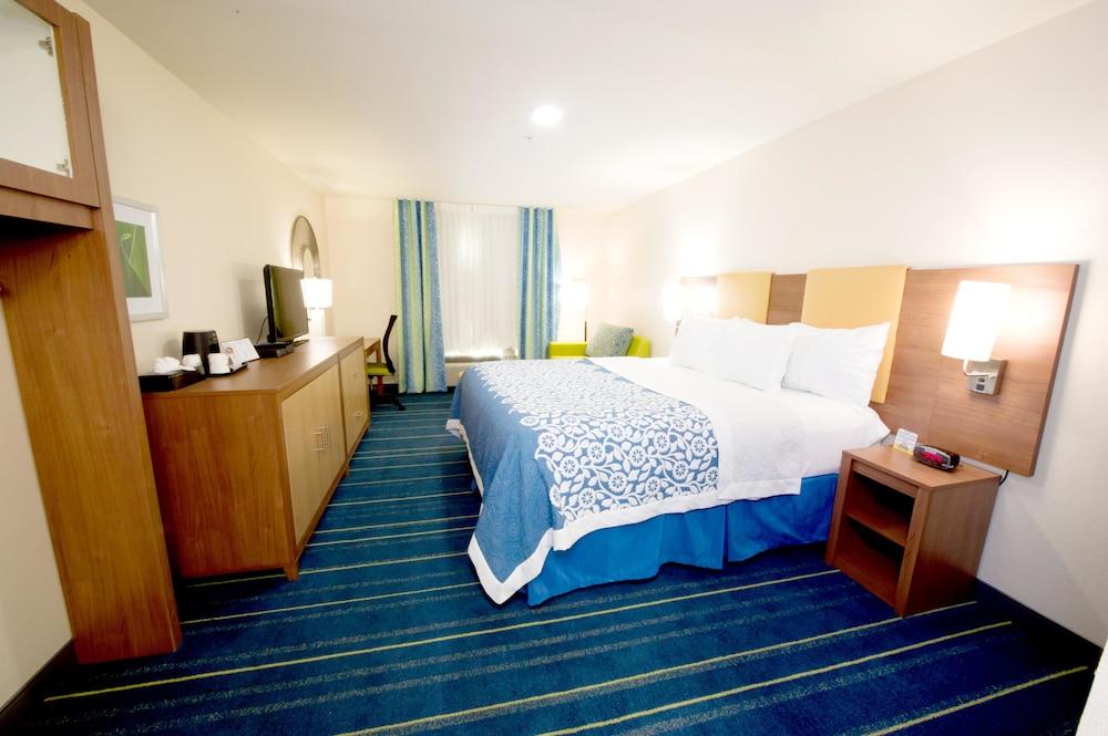 Arya Inn & Suites Farmers Branch photo 4