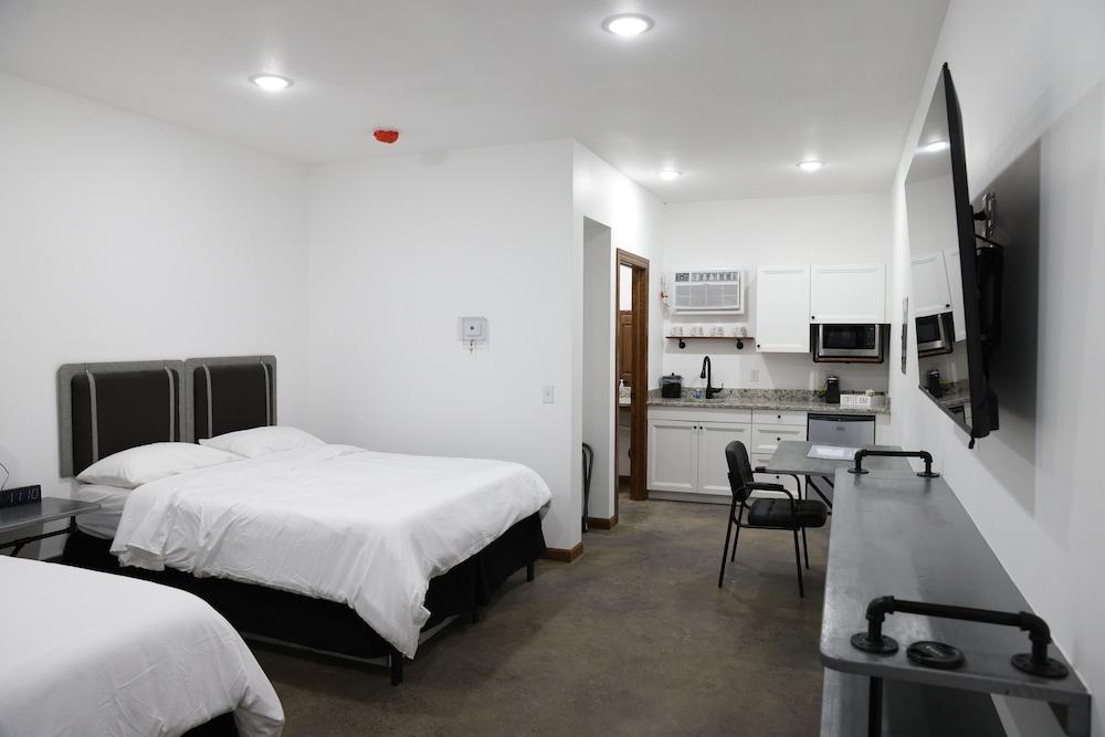 Bears Den Motel photo 4
