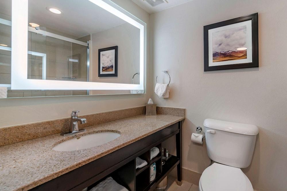 Best Western Premier Denver East photo 33