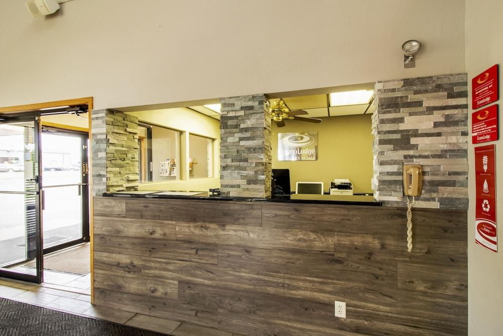 Econo Lodge Watertown photo 19