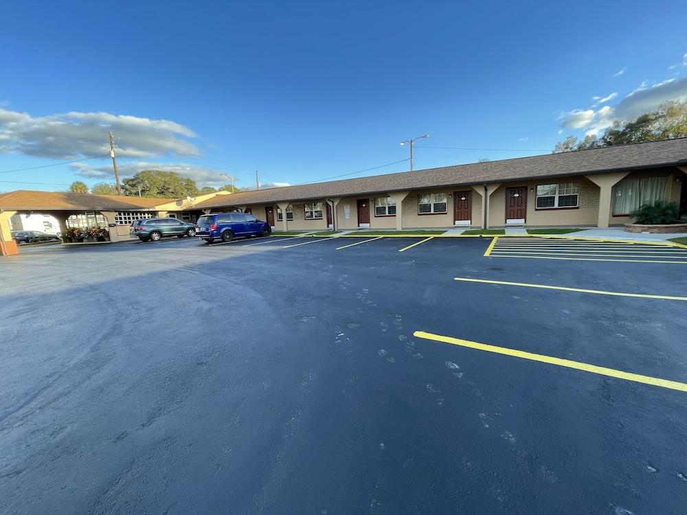 Shangri La Motel photo 25
