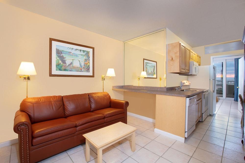 Harbour Beach Oceanfront Resort photo 15