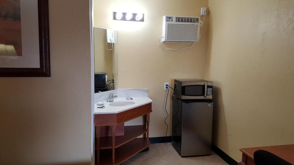 Budget Inn photo 2