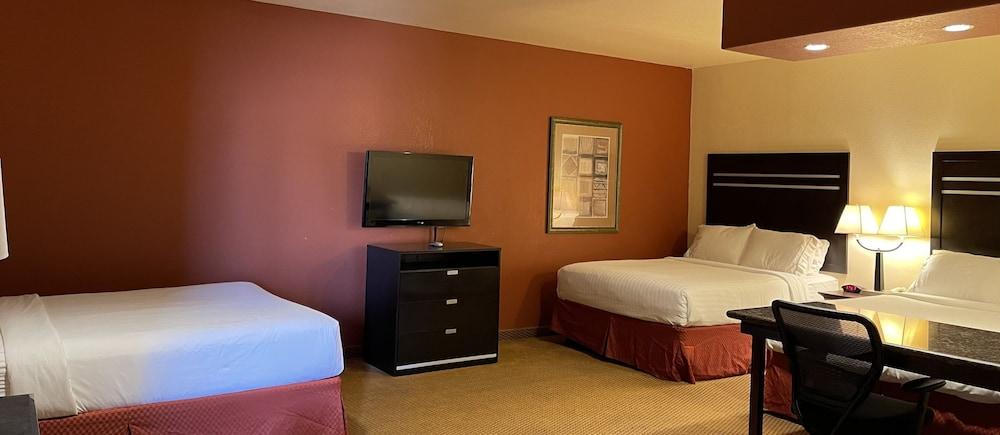 Sunbridge Inn and Suites photo 9