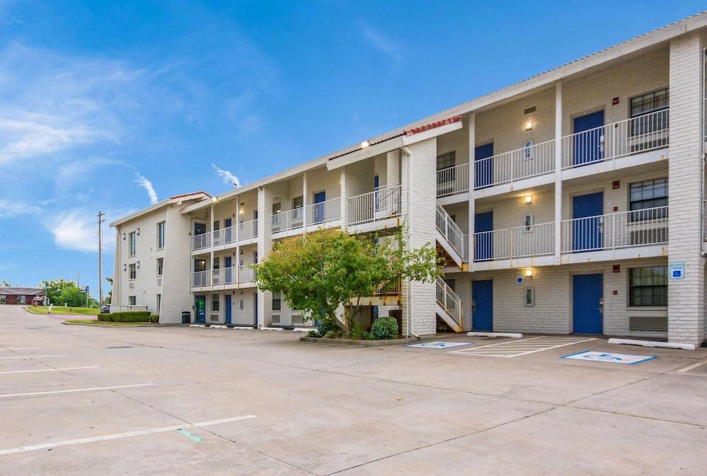 Econo Lodge — hotel in Del City