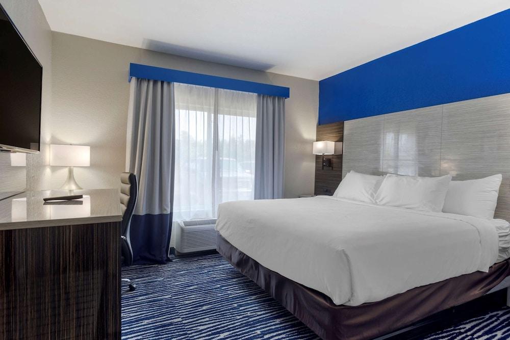 Comfort Inn & Suites Memphis East photo 20