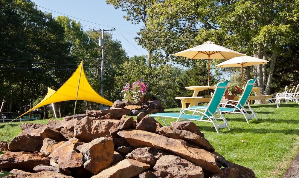 Mount Battie Inn photo 35