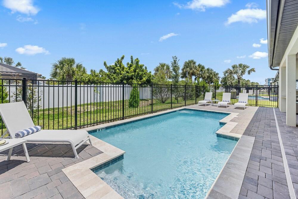 Harbor Island Beach Club by Villatel photo 44