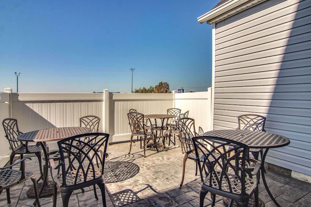 MainStay Suites Clarion, PA near I-80 photo 30