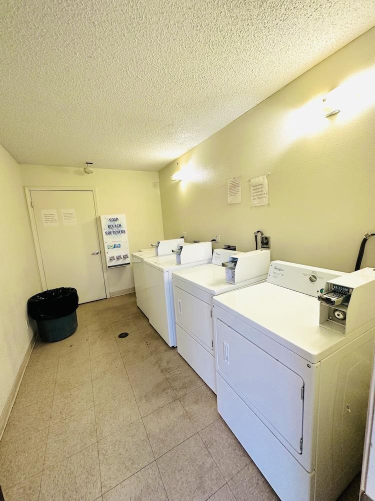 Kings Inn Motel photo 2