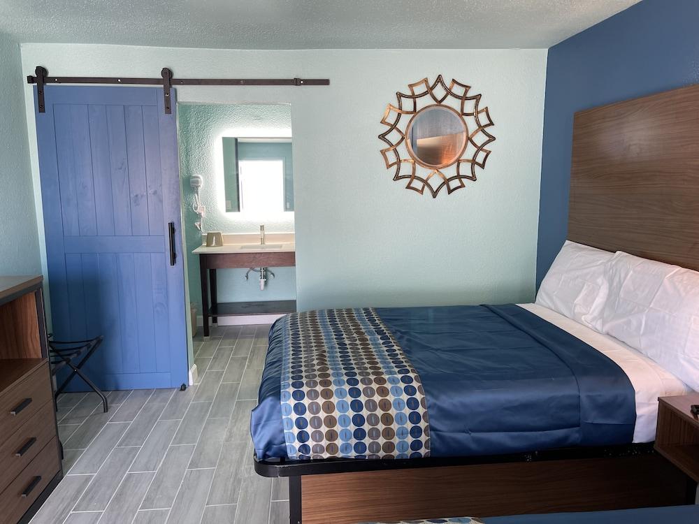 Regal Inn photo 2