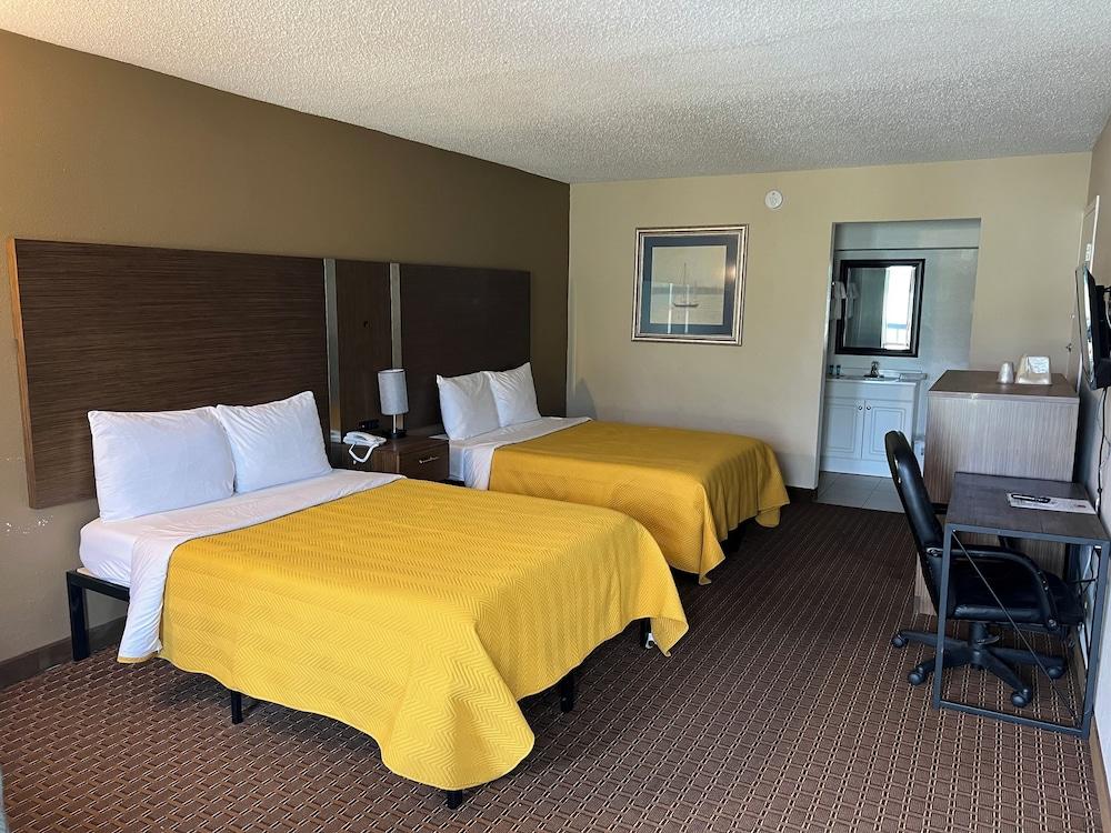 Red Carpet Inn & Suites photo 28