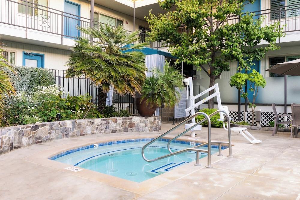 Marin Suites Hotel photo 22
