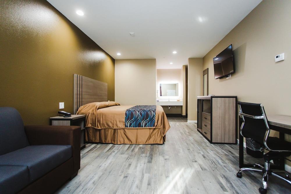 Budget Host Inn and Suites photo 4