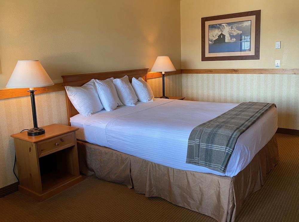 Cousins Country Inn photo 16