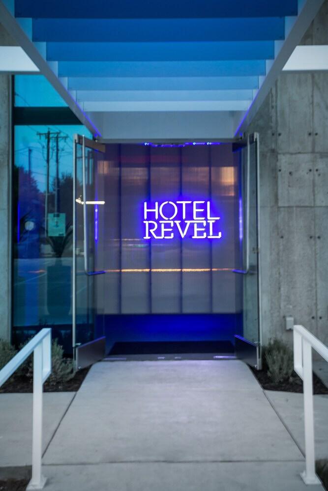 Hotel Revel photo 42