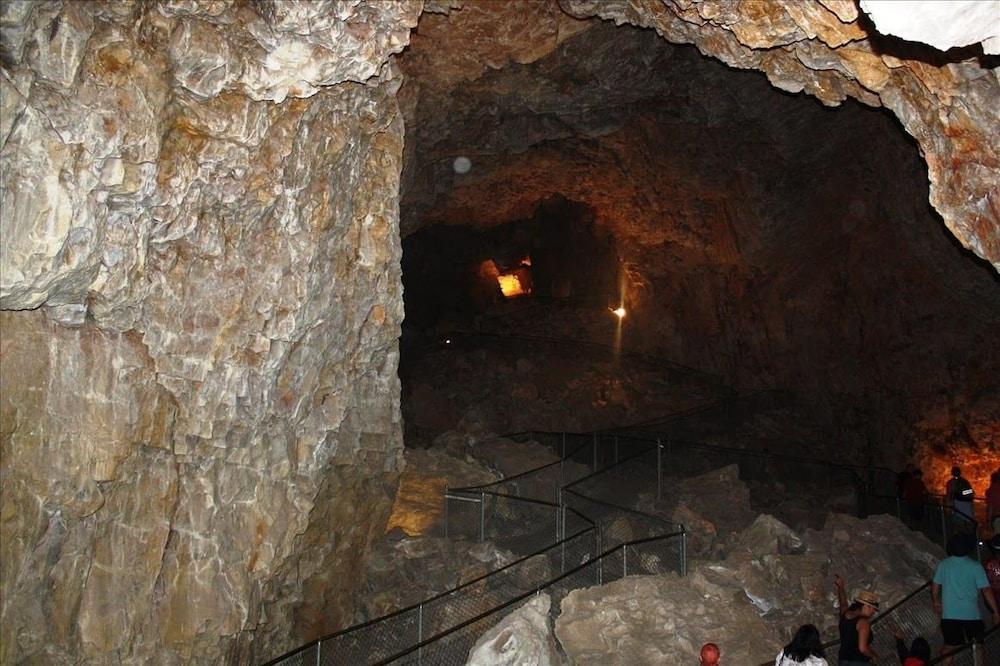 Grand Canyon Caverns Inn photo 33
