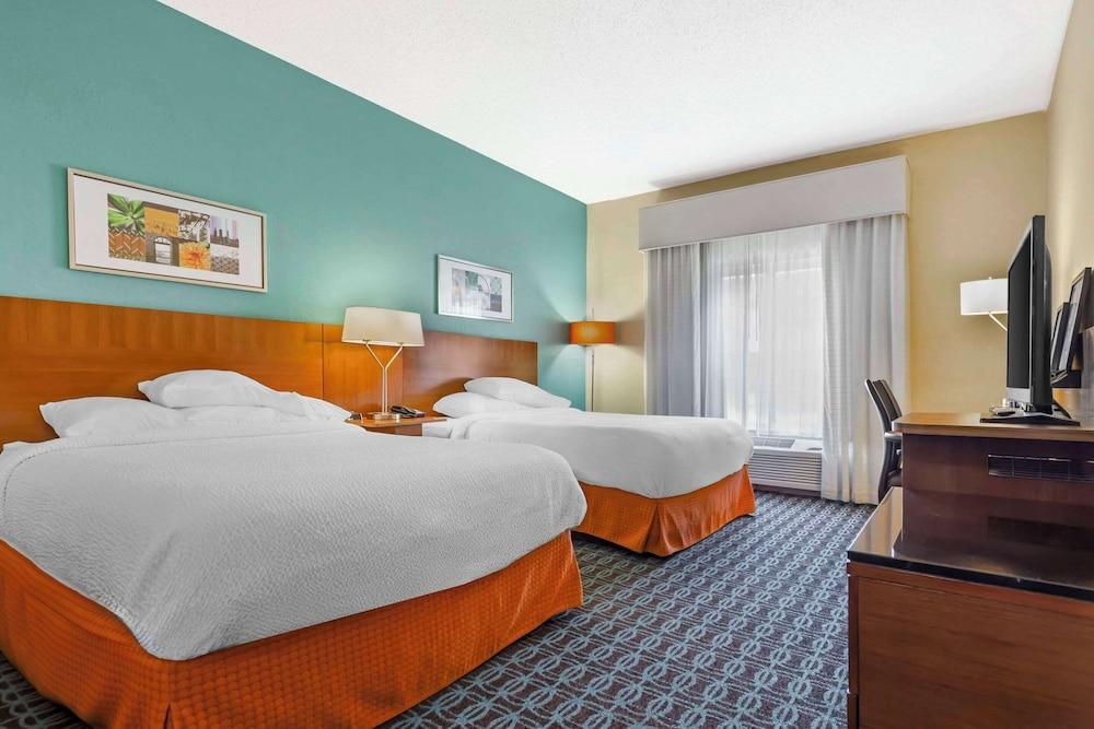 Comfort Inn & Suites Green Bay Stadium Area photo 7