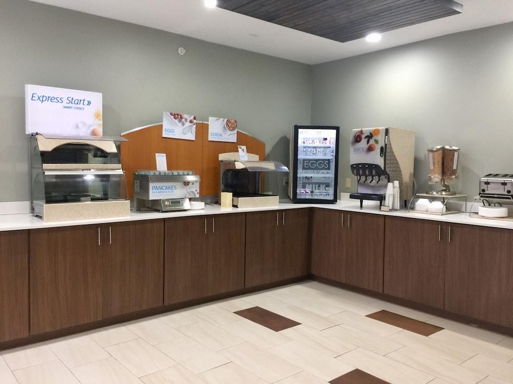 Holiday Inn Express Henderson N Evansville South by IHG photo 15