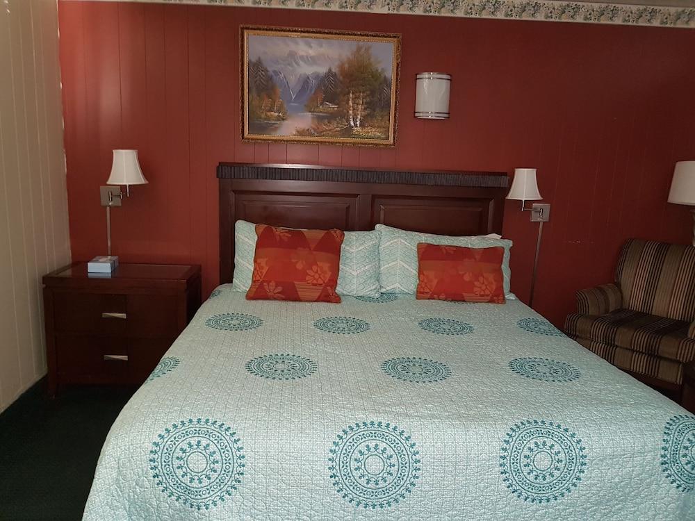 Town House Motel Inc photo 25
