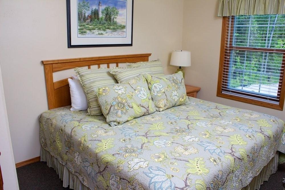 Bay Breeze Resort photo 11
