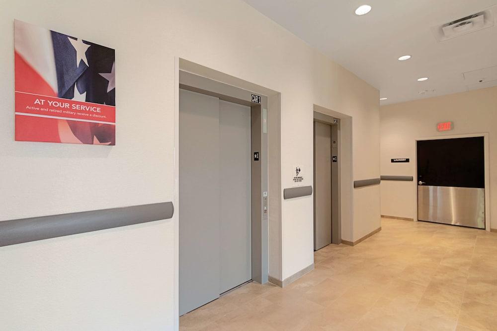 Motel 6 Austin, TX - Airport photo 18