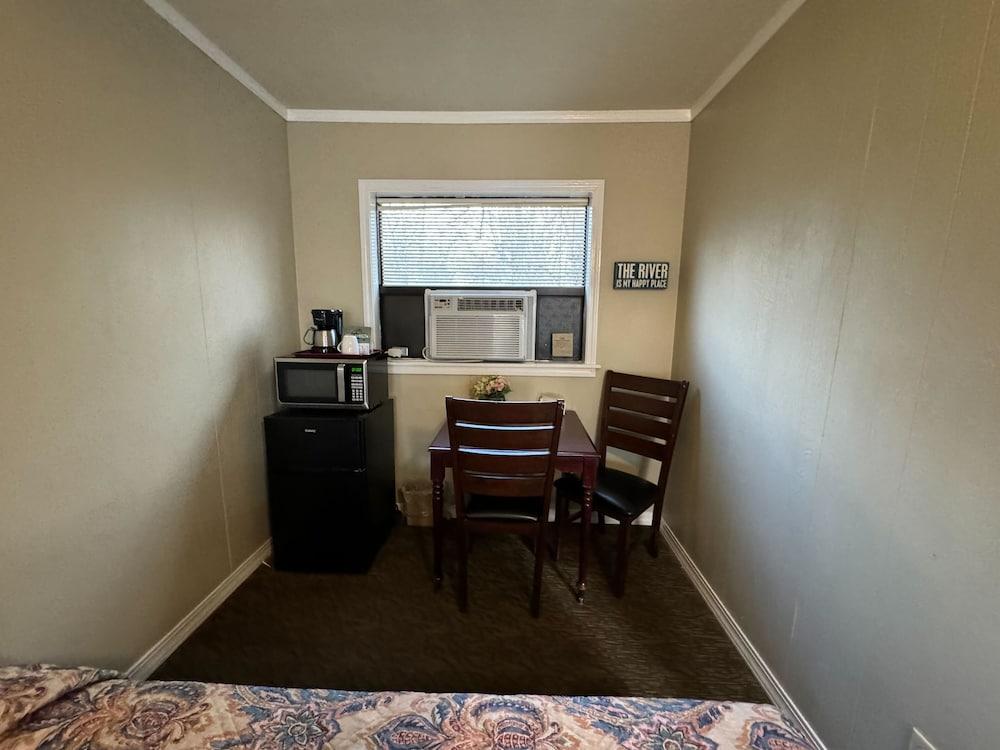 Carlton Marion Inn photo 42