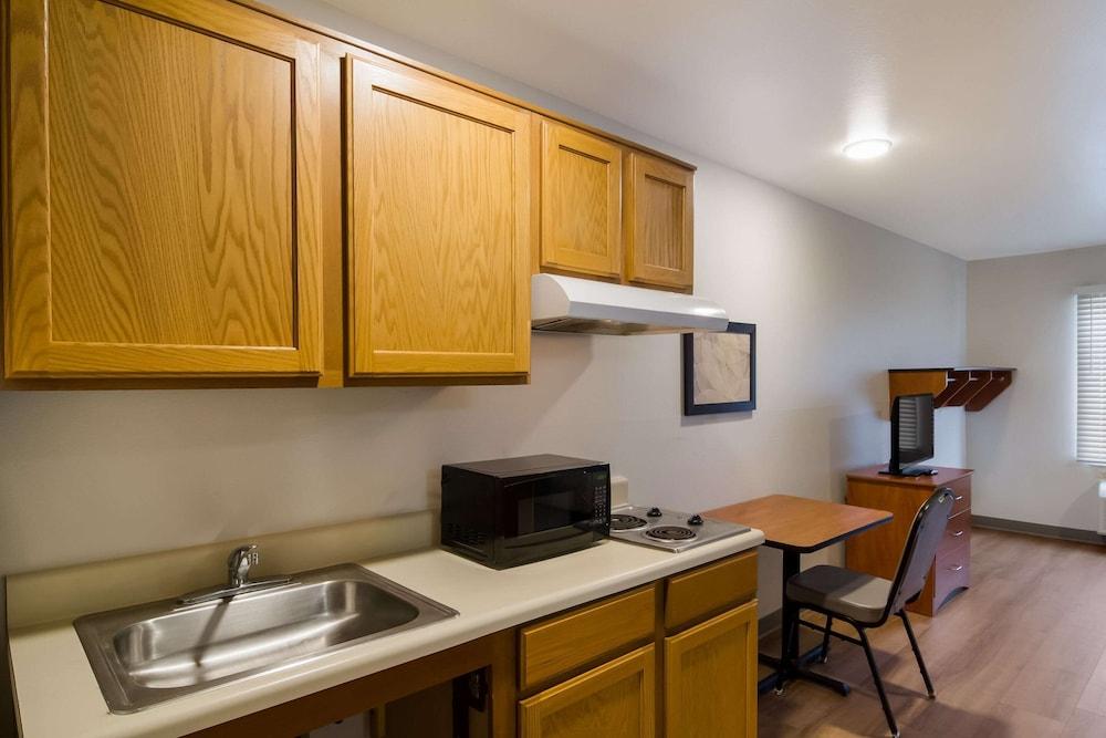 WoodSpring Suites Jacksonville East 295 Cruise Port photo 17