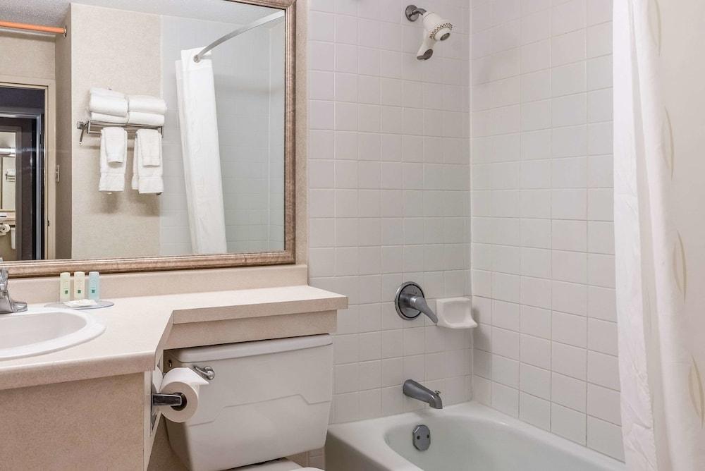 Quality Inn & Suites Brainerd photo 35
