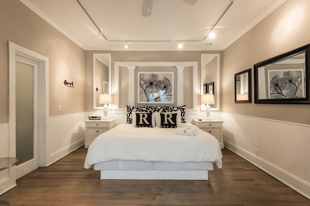 Alexanders Guesthouse - Adult Exclusive, LGBTQ Friendly photo 8