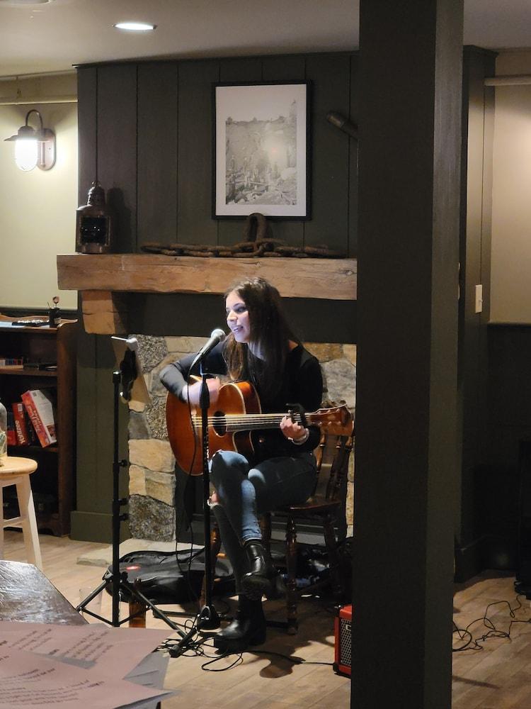 East Wind Inn on the Water photo 96