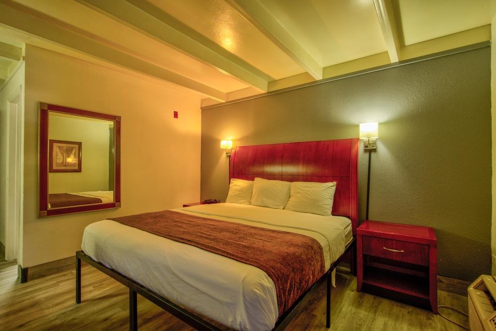 Clearwater Hotel photo 44