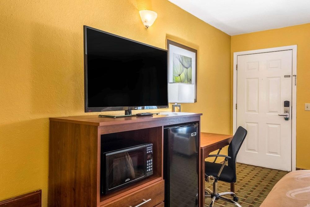 Quality Inn Washington GA photo 12