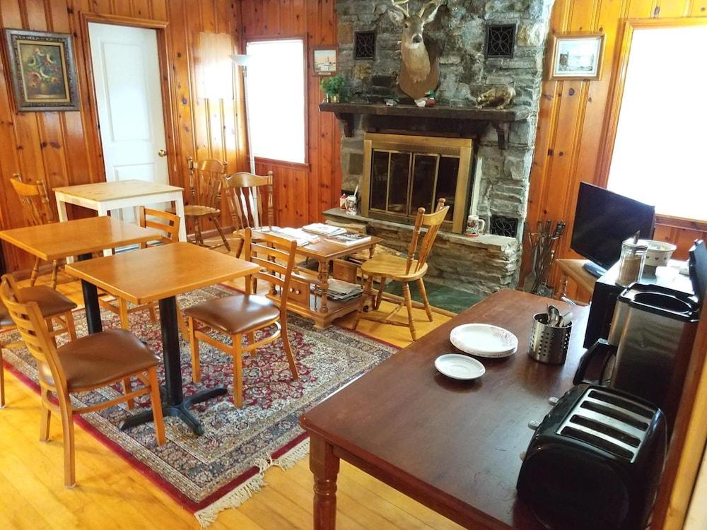 Black Bear Lodge photo 23