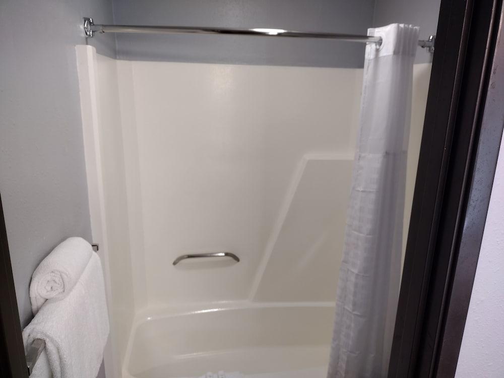 Baymont by Wyndham Duluth/Spirit Mountain photo 28