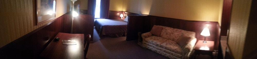 Americourt Hotel photo 14