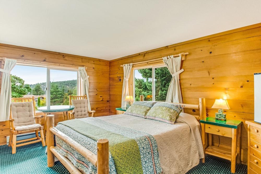 Deer Harbor Inn photo 9