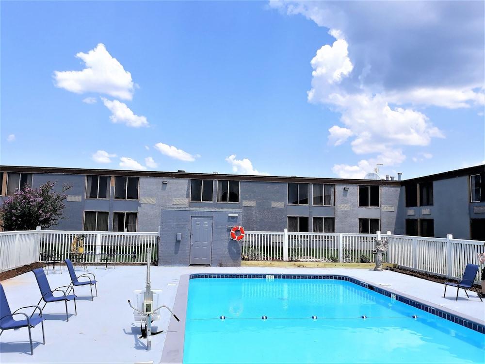 Madison Inn and Suites photo 21