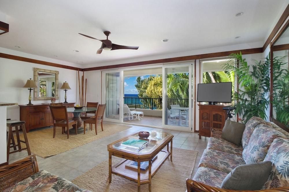 Whalers Cove Oceanfront Resort photo 9