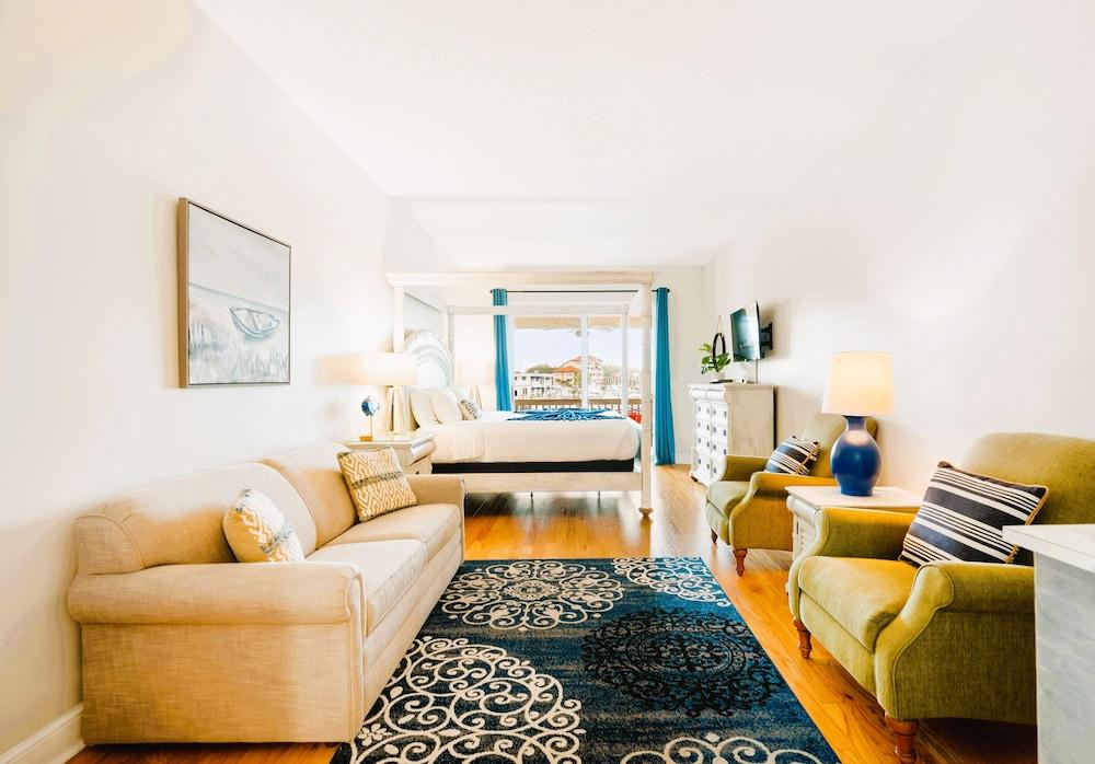 Inn at Camachee Harbor by Coolvacay photo 54