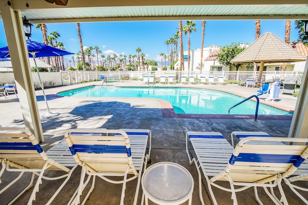 Desert Breezes Resort photo 54