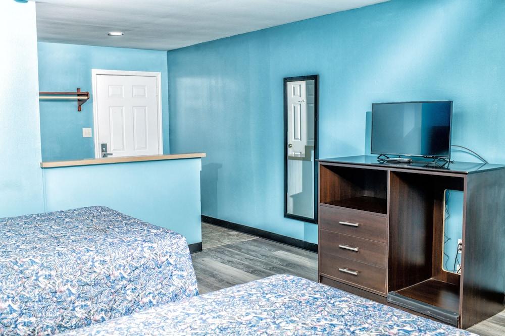 Captain Quarters Motel photo 18