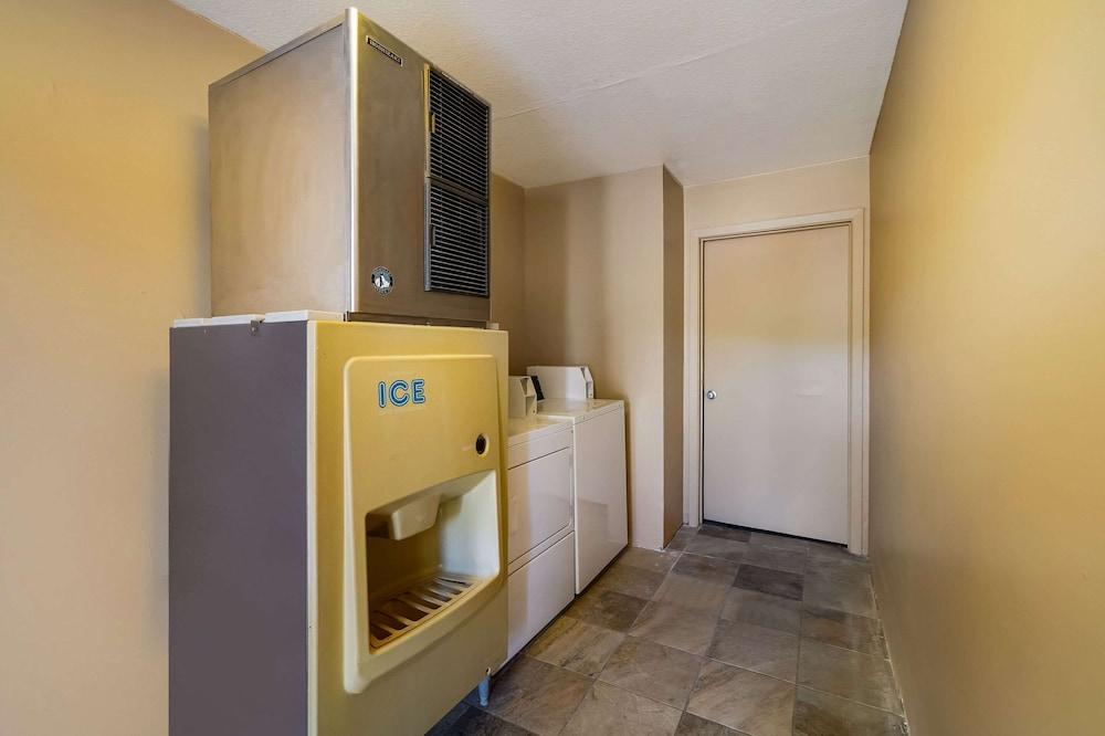 Quality Inn & Suites West Helena photo 31
