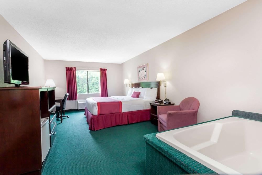 Ramada by Wyndham Tell City photo 8