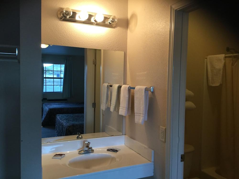 Americana Inn photo 8
