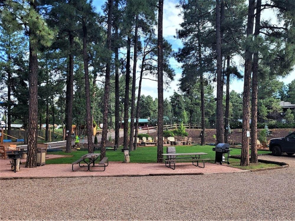 The Nook Pinetop photo 2