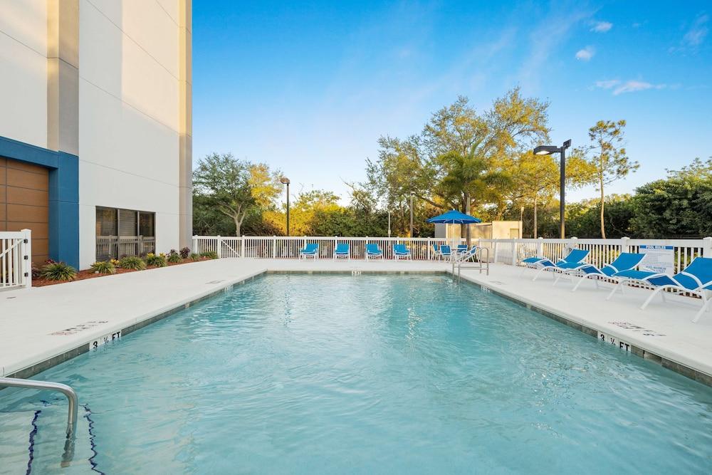 Hampton Inn Tampa-Veterans Expwy (Airport North) photo 14